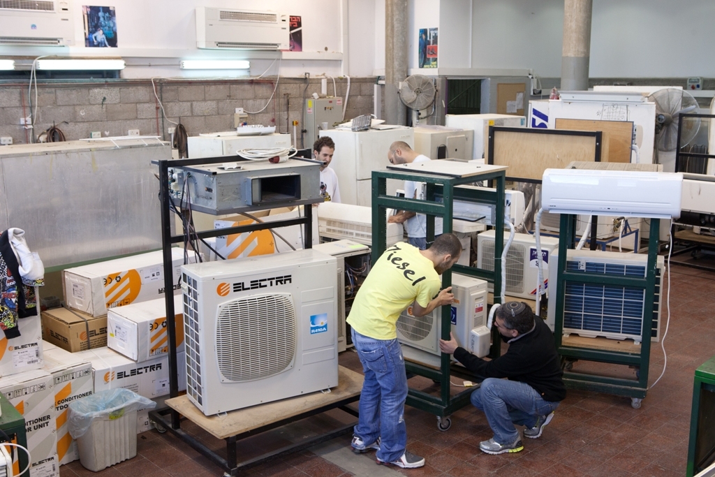 Refrigeration and air conditioning workshop - syngalowsky college